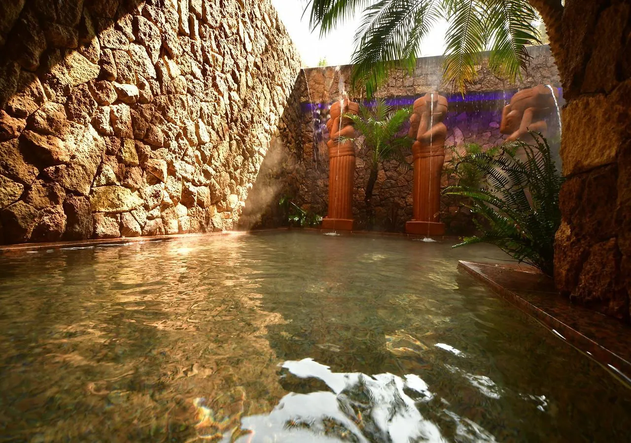 Balinese Onsen Ryokan Hakone Airu